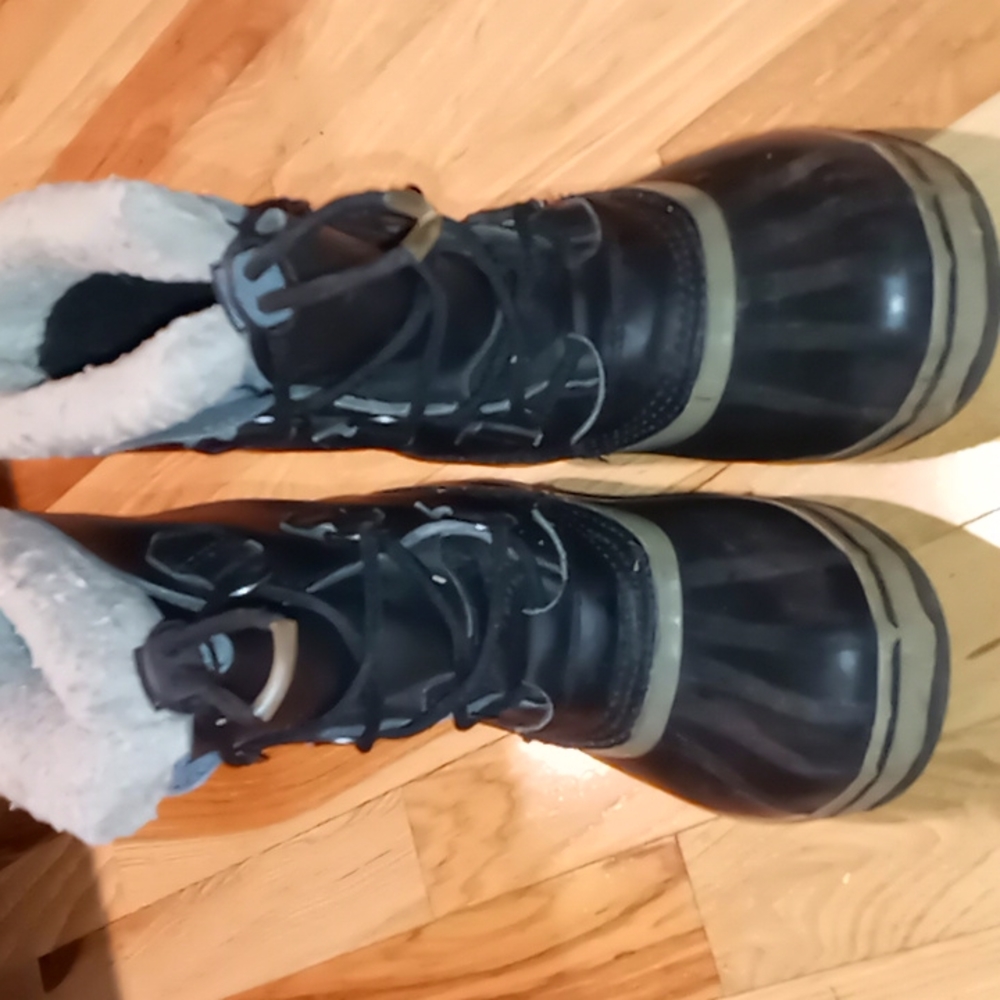 Sorel boys winter boots